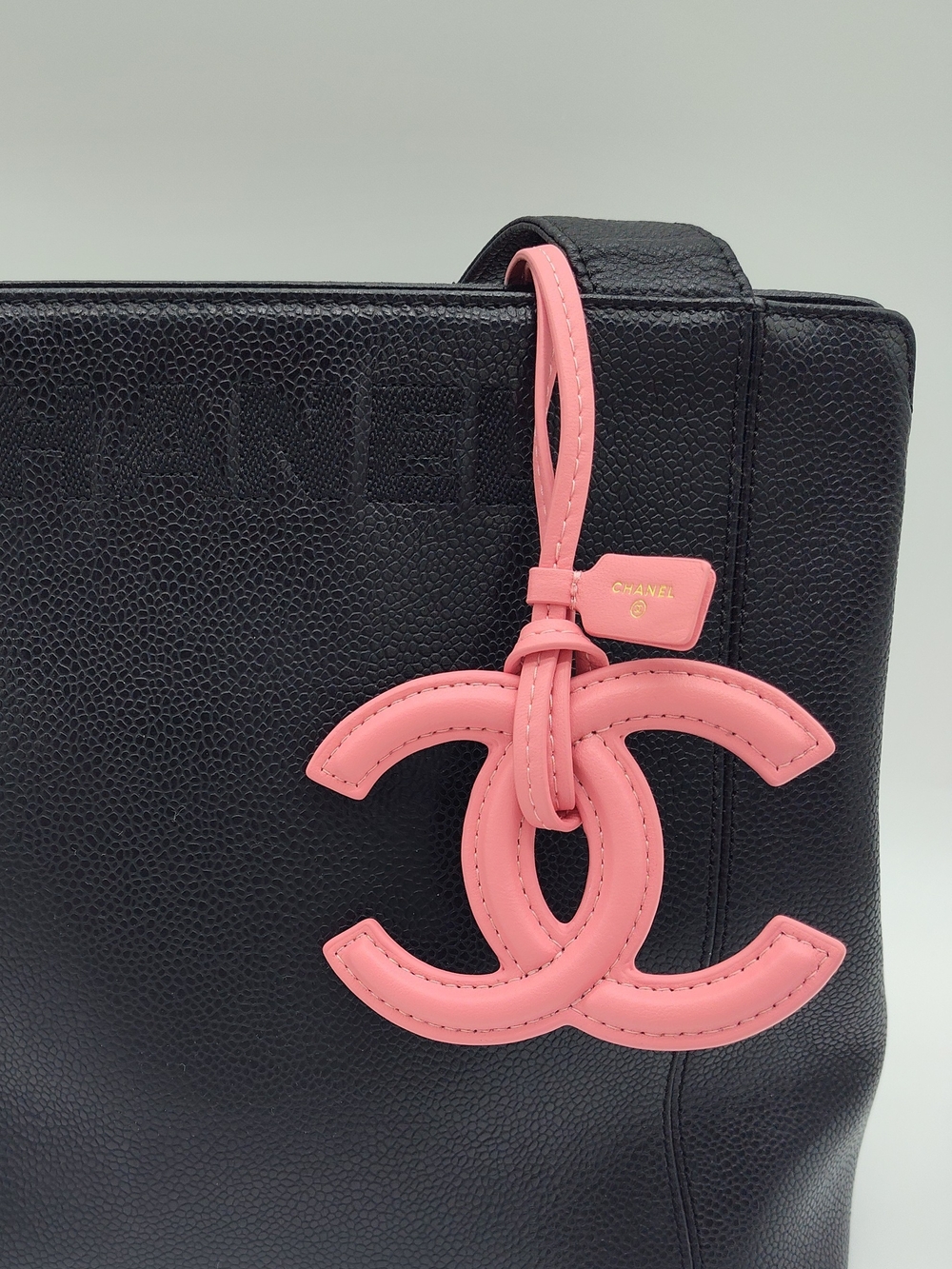 CHANEL Makeup Promotional Pink Lambskin Leather CC Logo Bag Charm Gold Hardware - Picture 1 of 8